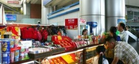 ân bay Nội Bài tiếp tục "chém" hành khách 100.000 đồng một bát mỳ tôm không