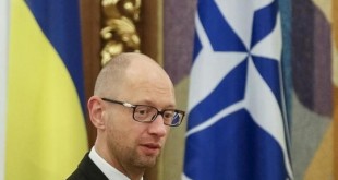 hủ tướng Ukraine Arseny Yatseniuk.