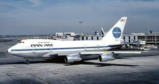 Một chiếc máy bay của Pan American Airways.